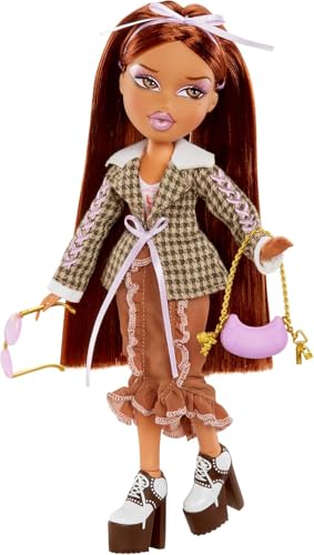 Bratz Stylin' Yasmin - Fashion Doll with Customisable T-Shirt for You Comes with Accessories, Cute Toys for Girls Brown - Image 4