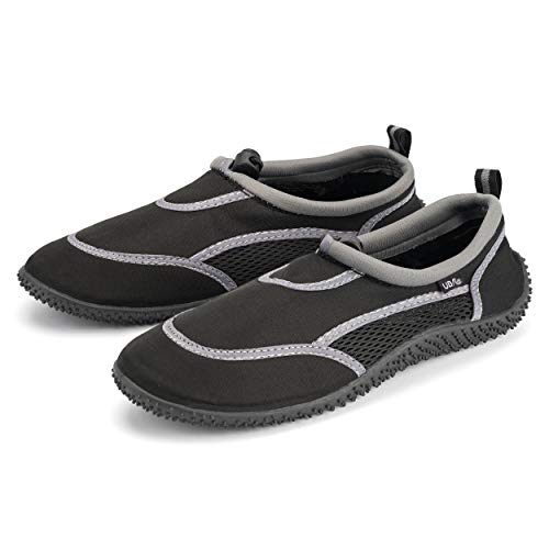 15 Best Beach Shoes In 2022 (Water Shoes for Men & Women)