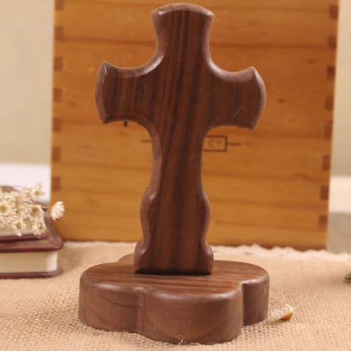Cruz cristiana de madera con base estable para evitar caídas en mesas 5