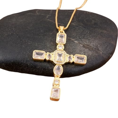 Collier pendentif croix LAMGUL en cuivre blanc pavé, un bijou religieux d'exception pour tous