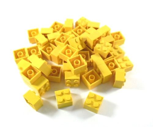 Preisvergleich Produktbild 40 Stück LEGO "Stein 2x2 Noppen" in Gelb.