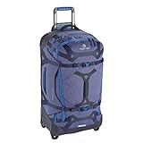 Für echte Abenteuer-Trips: Der praktische Duffel Bag mit Rollen ist multifunktional einsetzbar und besticht als Koffer, Trolley oder Tragetasche mit vielfältigen Trageoptionen, ausziehbarem Griffsystem, einer großen Taschenöffnung mit Reißverschluss und reflektierenden Akzenten.