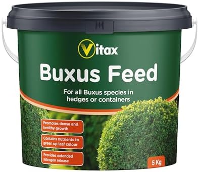 Vitax Buxus Feed, Suitable For Hedges & Containers, Extended Nitrogen Release, Promotes Healthy Growth: 5Kg Tub