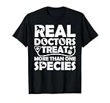 Cool Veterinarian Design for Men Women Veterinary Pet Doctor T-Shirt