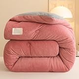 [Matelage] - Grâce à un procédé avancé de matelassage en treillis tridimensionnel, les points sont denses et réguliers. Un système anti-flottement intégré assure le maintien du garnissage et l'empêche de s'agglutiner. Les bords renforcés garantissent durabilité et maintien. Qu'elle soit utilisée quotidiennement, lavée en machine ou pliée pour le rangement, la couverture reste plate et impeccable.