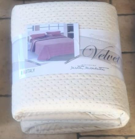 Texture sofisticata: La sua texture ricca e raffinata dona un tocco di classe e raffinatezza in ogni ambiente.