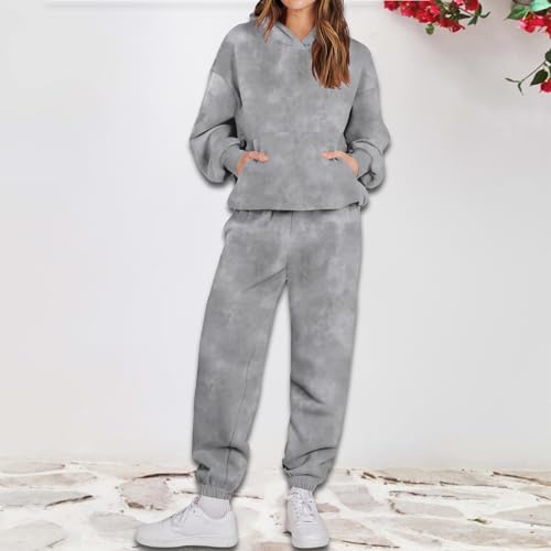 Camo Sweatsuits for Women 2 Piece Camo Hoodies Maple Leaf Print Oversized Sweatshirt Lounge Sets Fall Winter Outfits2