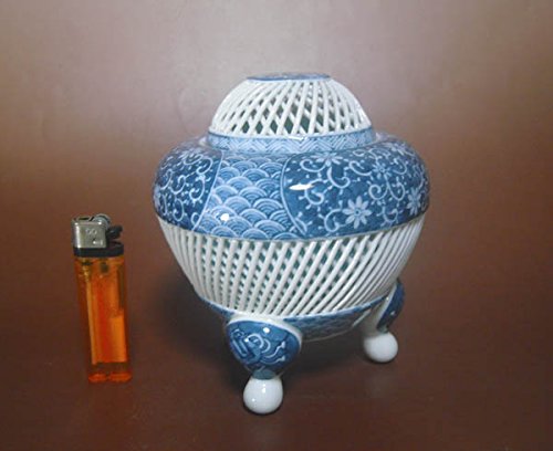有田 波佐見焼 正光窯 染付 網目 透かし香炉 青海波 花唐草 三足 茶道具 Amazon｜波佐見焼 染付 透かし彫り 網目 青海波 芙蓉 琴峰 香炉｜仏壇