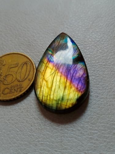 Labradorite violette naturelle en poire 38x22mm pour création de bijoux d'exception