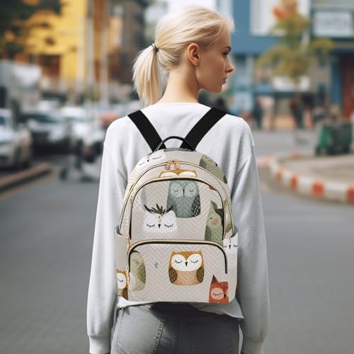 Mochila de búho beige para evitar dolor de espalda en viajes 7