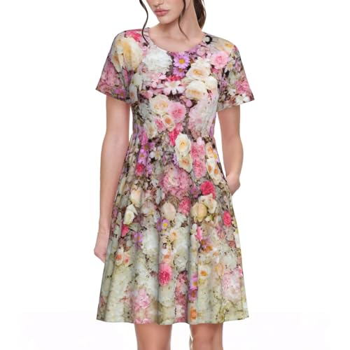 Robe d'été chic rose au motif floral raffiné
