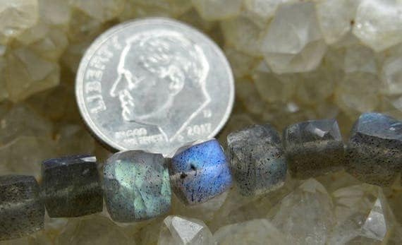Labradorite bleue flash cubes facettés 6mm LKBEADS pierres naturelles haut de gamme