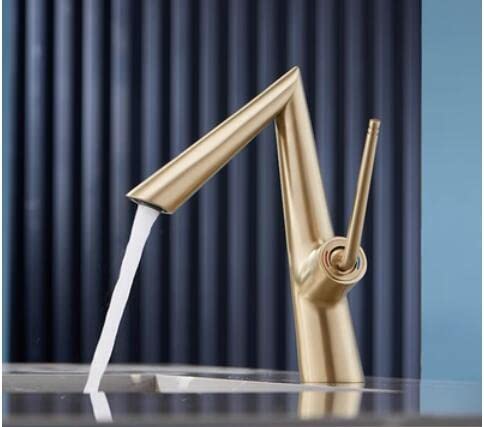 Mitigeur lavabo or brossé au design moderne et finitions haut de gamme pour salle de bain