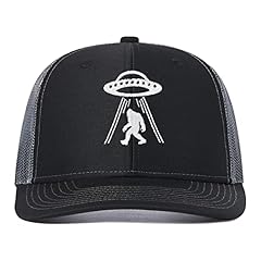 Bigfoot Under the Ufo (Black Grey)