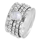 Une déclaration d'appréciation : Montrez votre estime avec une bague qui symbolise l'admiration et la beauté des liens durables.