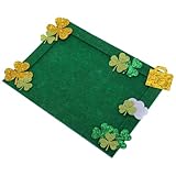 Thème de la saint-patrick : célébrez la saint-patrick avec un cadre photo collage de trèfles à faire soi-même, ajoutant une touche festive à votre décoration. accessoires pour la saint-patrick, cadre photo antique pour bureau