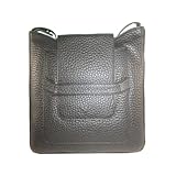 Voi Crossover-Tasche in schwarz, 25 x 26,5 x 10 cm,  vorne Stecktasche, hinten Reißverschlusstasche, Innen 3fach unterteilt mit großem mittlerem Reißverschlussfach und 2 seitlichen großen Stecktaschen mit seitlich liegender Reißverschluß-und Stecktasche, Schlüsselfinder, Stift-und Handytasche, langer stufenlos verstellbarer Trageriemen