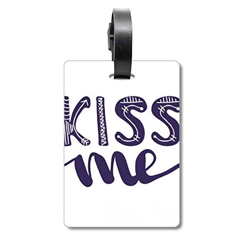 Étiquette de bagage Kiss Me avec citation originale en texte contrasté