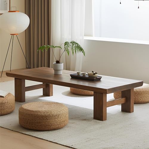 Table basse en bois massif compacte pour optimiser les petits salons