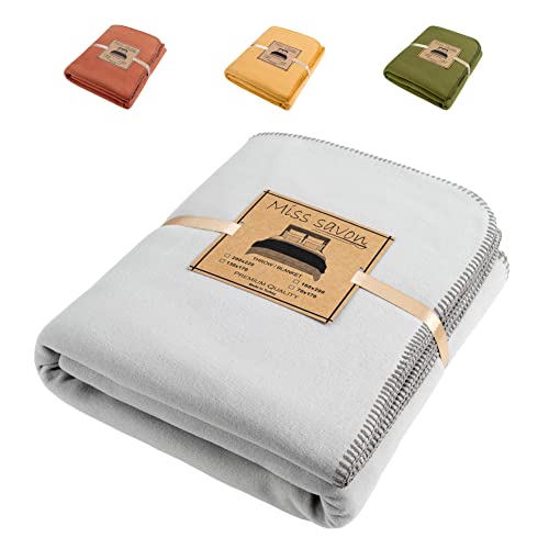 Miss Savon Kuscheldecke XXL - Tagesdecke groß Fleecedecke hochwertige Wohndecke Decke für Sofa Couch Sessel TV Wohnwagen Bettüberwurf (Grau, 160 x 200) Cover