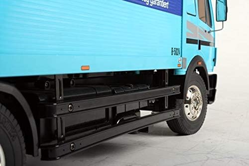 Tamiya Mercedes Benz 1850L RC truck chassis detail