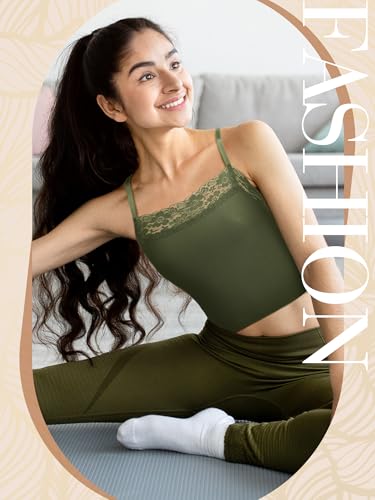 Camisole en dentelle sous pull ou tenue de nuit décontractée