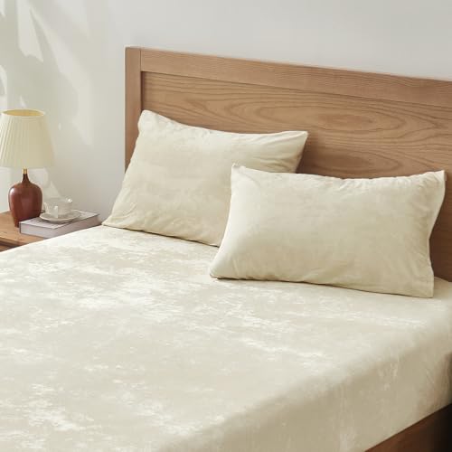 BEDELITE Velvet Fitted Sheet and Pillowcases Set, Luxury Soft Fuzzy Bottom Sheet with Reinforced Elastic Corner Straps, Deep Pocket up to 15 Inch, 1 Fitted Sheet and 2 Pillowcases (Full, Cream)