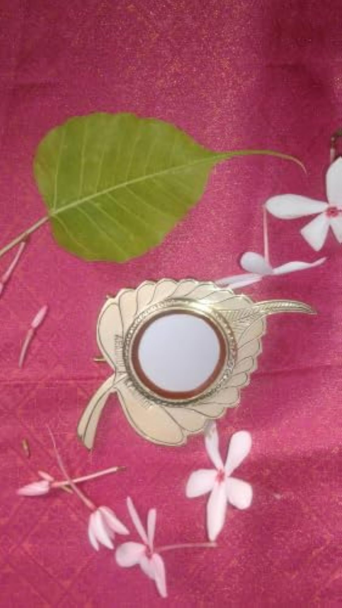 Aranmula Kannadi Krishna Banyan Leaf Model Metal Mirror