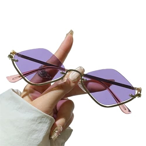 I nostri occhiali da sole sono progettati con montature piccole e raffinate per offrirti un infinito senso di alta moda
