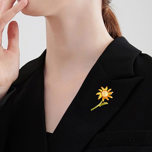 Image of Rhinestone Flower Brooch 18K Gold Plated Flower Floral Brooch Elegant Pearl Lapel Pin Costume Jewelry Thanksgiving Day Birthday Wedding Gifts for Mom Wife