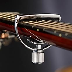G7th Heritage – Capodastre pour guitare acoustique et électrique – Largeur Standard – Style 3 – Gravure Acanthus… - Les Beatles, Paul McCartney, John Lennon, RIngo Starr, George Harrison G7th Heritage - Capodastre pour guitare acoustique et électrique - Largeur Standard - Style 3 - Gravure Acanthus… – Image 4