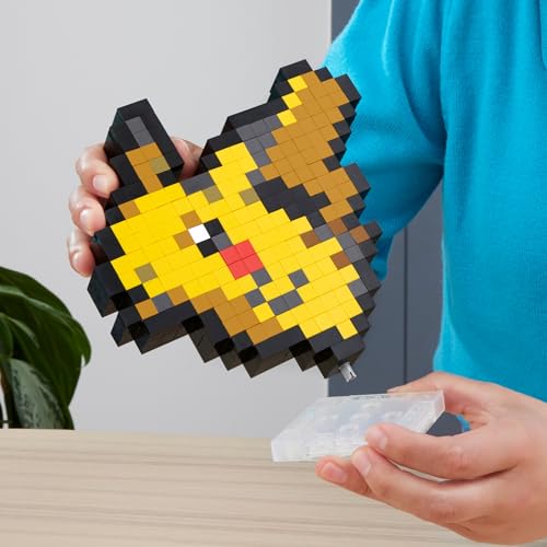 MEGA Pokémon Pikachu - zusammenbaubare Pixel Art Figur mit Retro-Look, inklusive Basis zur Wandmontage, für Erwachsene Baumeister und Sammler, HTH74