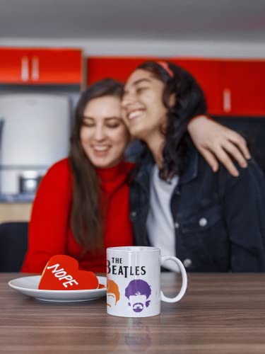 Tasse en céramique The Beatles. Cadeau original. - Les Beatles, Paul McCartney, John Lennon, RIngo Starr, George Harrison Tasse en céramique The Beatles. Cadeau original. – Image 4