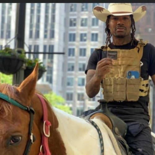 Adam Hollingsworth, known in Chicago as the Dreadhead Cowboy, is trying to spread a positive message and exposing inner city kids to horses..Tune in to hear his story!