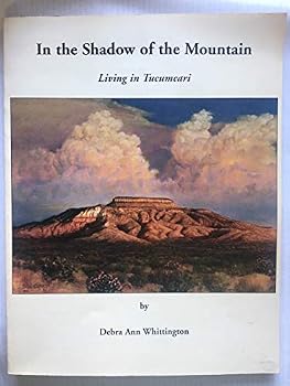 Paperback In the shadow of the mountain: Living in Tucumcari Book