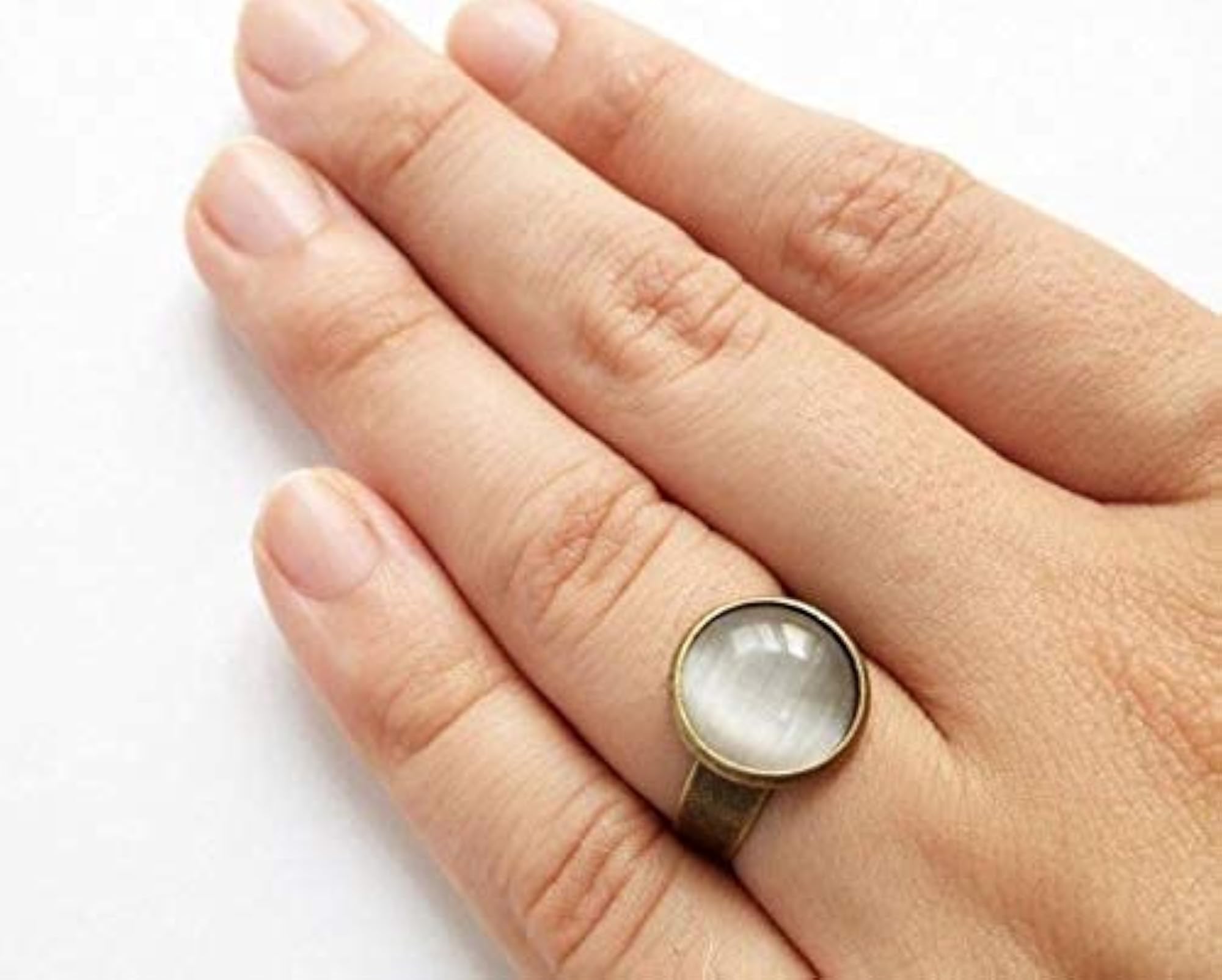 Natural Lehsuniya Birthstone Certified Cat's Eye Gemstone