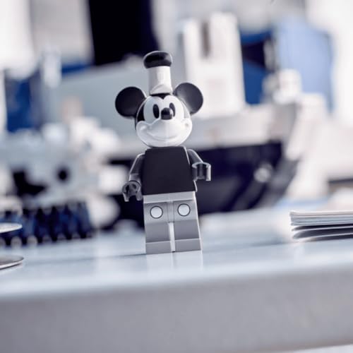 Image of LEGO Mini Steamboat Willie GWP Exclusive (40659, 424pcs)