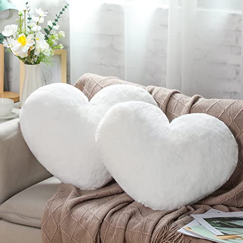 Unittype Heart Throw Pillow 2 Pieces 20 x 15.7 Inch Valentines Faux Bunny Fur Decorative Pillow Heart Shaped Fluffy Pillows Soft Cute Pillows for Bedroom Aesthetic with Insert for Women Girl(White)