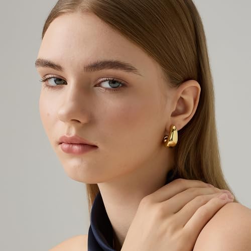 Image of FRUMOS 18K Gold Plated Chunky Hoop Earrings for Women Fashion Thick Gold Hoops Set Jewelry for Birthday Christmas Gifts