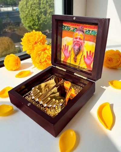Image of WARMINGO Premanand Ji Maharaj Foldable Charan Paduka Photo | Gold Plated Box Idol | Religious Gift | Spiritual Awakening | Religious Gift for Mom & Dad (Premanand Ji Maharaj)
