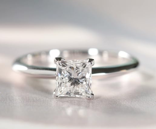 Anillo de compromiso de plata con diamante corte princesa cuadrado de 8 mm