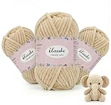 Este suave hilo de chenilla beige está fabricado con material de chenilla de alta calidad y tiene un tacto excepcionalmente suave y flexible. Es ideal para tejer mantas, cojines, artículos para bebés o accesorios para peluches. Su superficie fina y mullida proporciona una sensación cálida y acogedora, y las piezas terminadas son agradables al tacto y no irritan la piel, por lo que también son seguras para los niños.