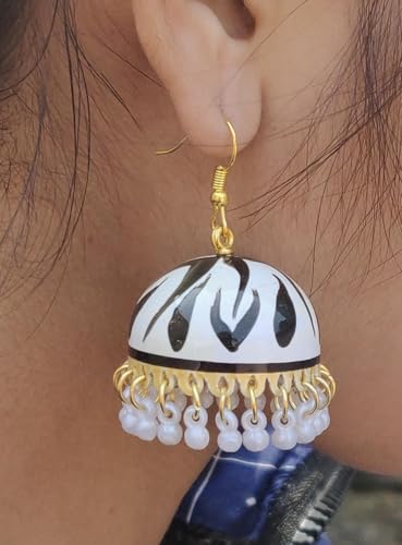 OKU 1 earrings – image 2