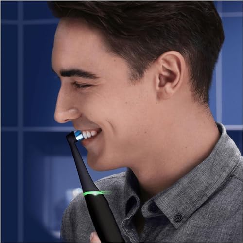 Oral-B iO Series 6 Szczoteczka Elektryczna, Prezent Walentynkowy, 5 Trybów Czyszczenia, z Technologią Magnetyczną iO, 5 Trybów, 1 Etui Podróżne, Kosmetyczka, Czarna