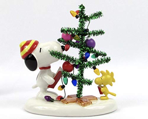 Department 56 Peanuts Snoopy Singing Christmas Carols