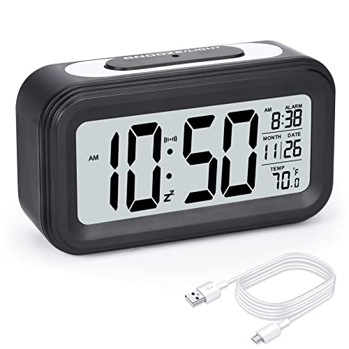 U-picks Despertador recargable de 4.3 pulgadas con pantalla LED, reloj despertador digital con puerto USB, repetición, control de luz portátil, mesita de noche para adultos y niños - Negro Cover