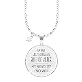 Ich habe jetzt genau das richtige Alter, muss nur nochrausfinden wofür. Zu jeder Spruchkette fügen wir einen kleinen Charm hinzu.