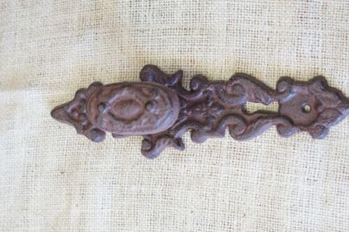Vintage 2 Cast Iron Large Antique Style Fancy Barn Handle Gate Pull Shed Door Handles Wall décor