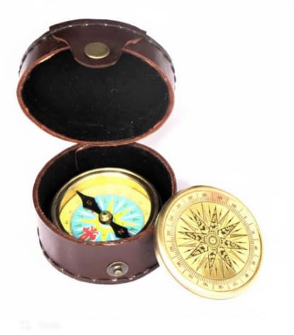 Brújula Vintage de Bolsillo de Latón con Estuche de Cuero Clásica de Navegación Náutica para Senderismo, Camping, Viajes y Uso al Aire Libre miniatura 1