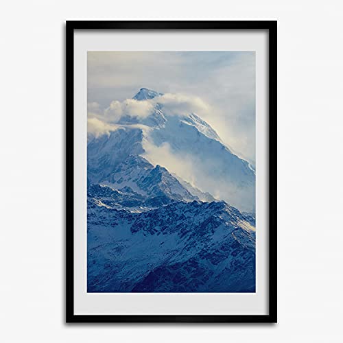 Peinture sommet de la montagne avec cadre moderne pour intérieur serein